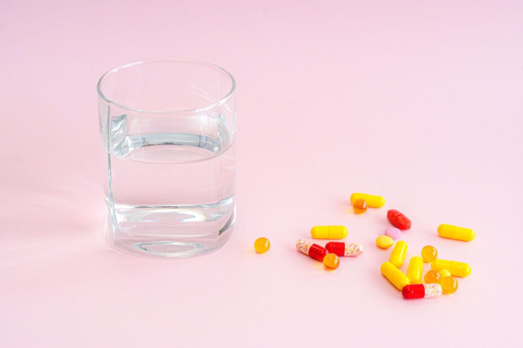 Antybiotyk a alkohol – 5 kluczowych skutków łączenia ich razem