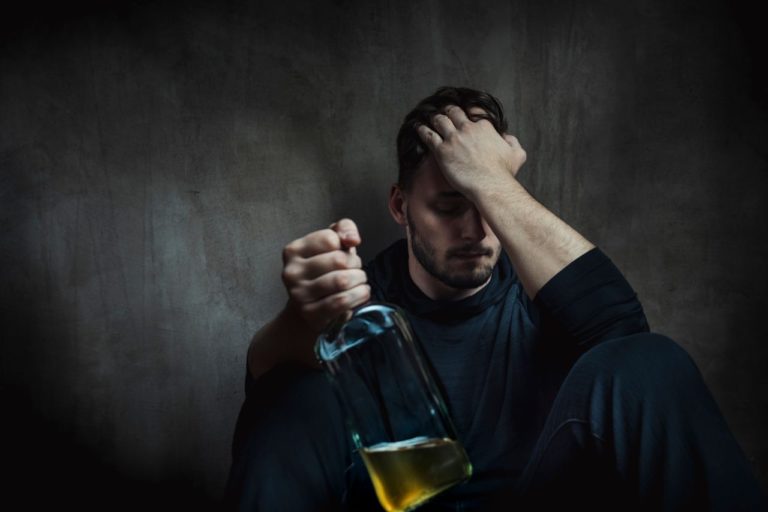 Czym grozi przepicie wszywki alkoholowej?
